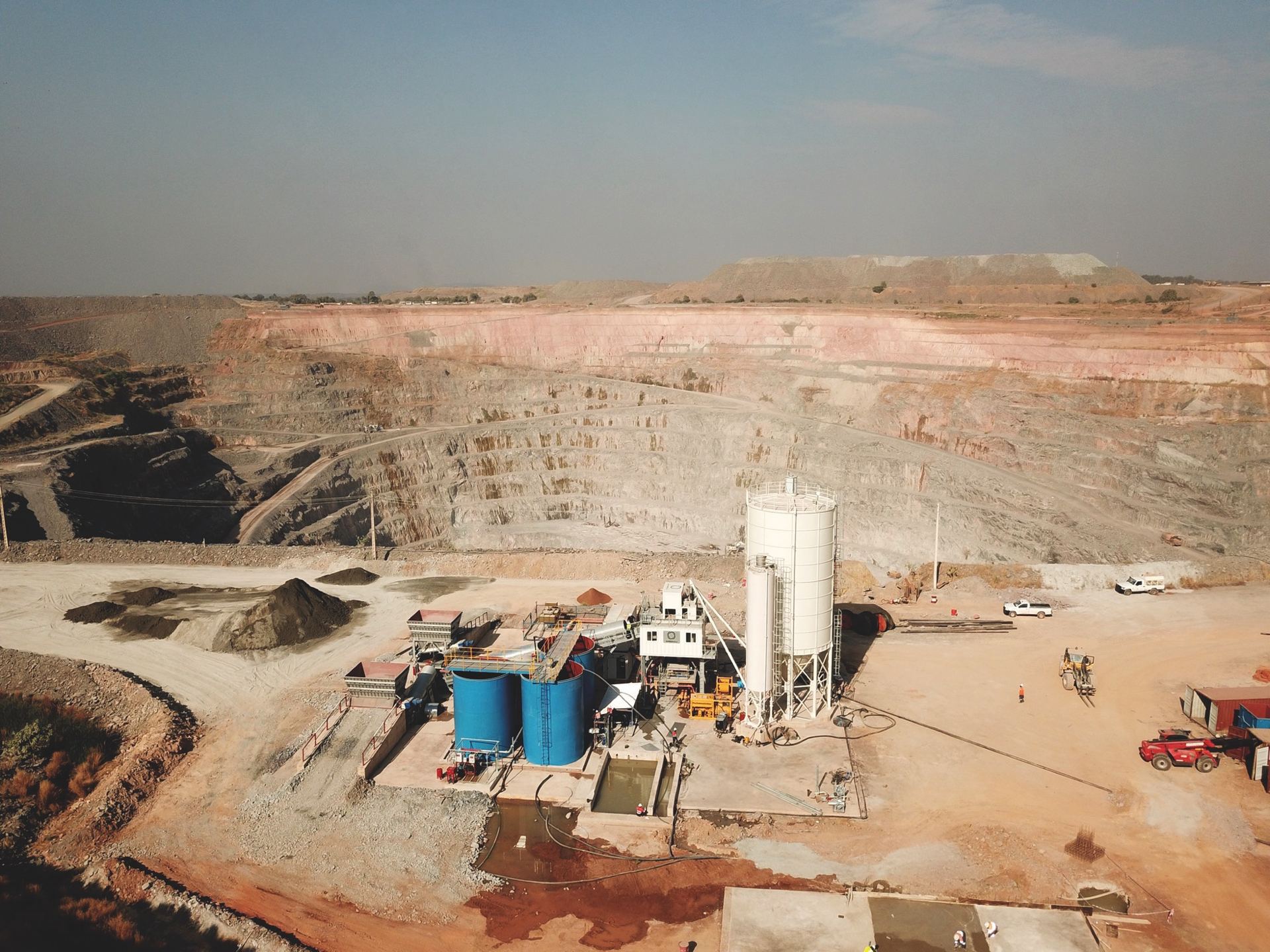 A NISBAU compact backfill and dosing plant deployed at a large open-pit mine