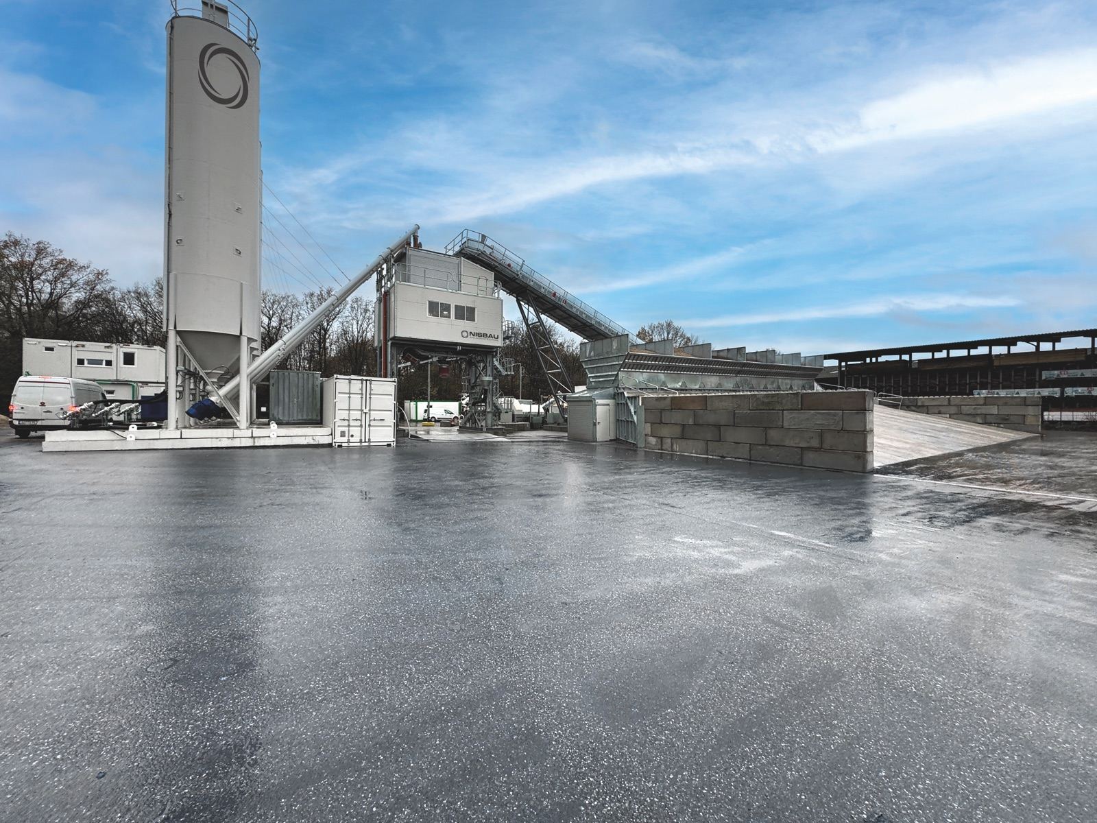 A NISBAU Performance plant aggregate line on site
