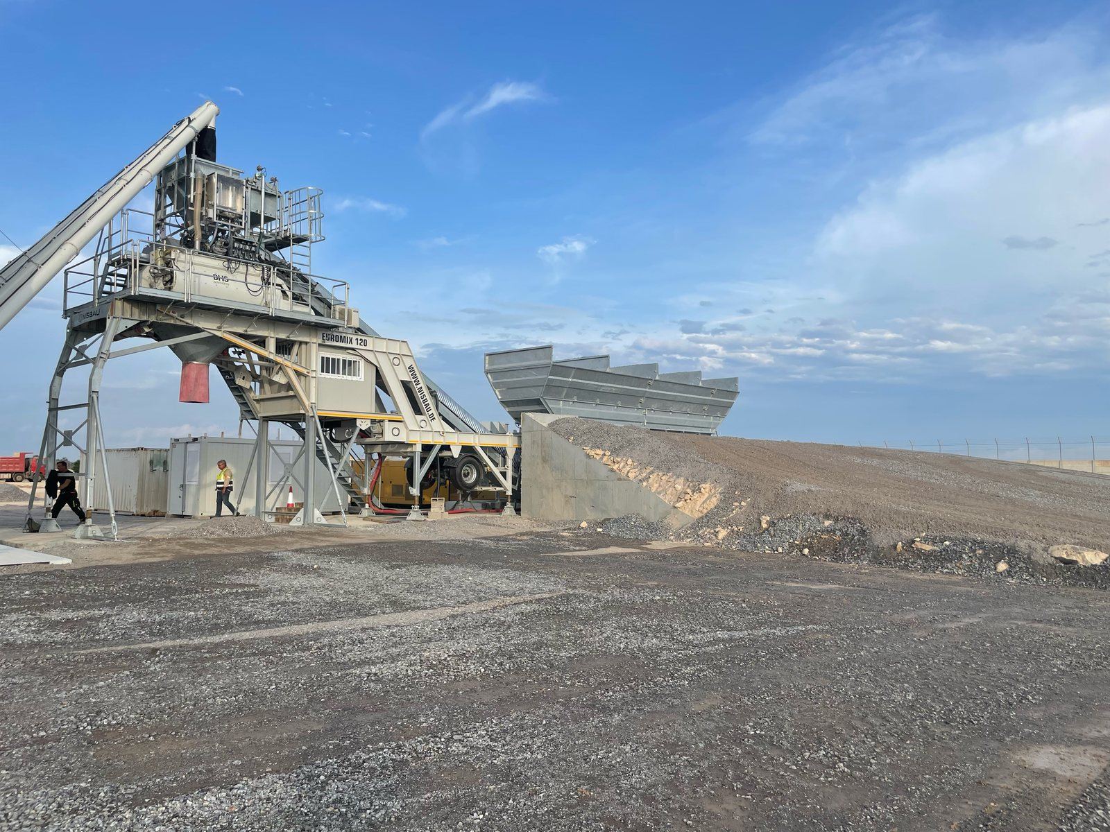 A NISBAU EUROMIX 120 plant in production on site in Angola