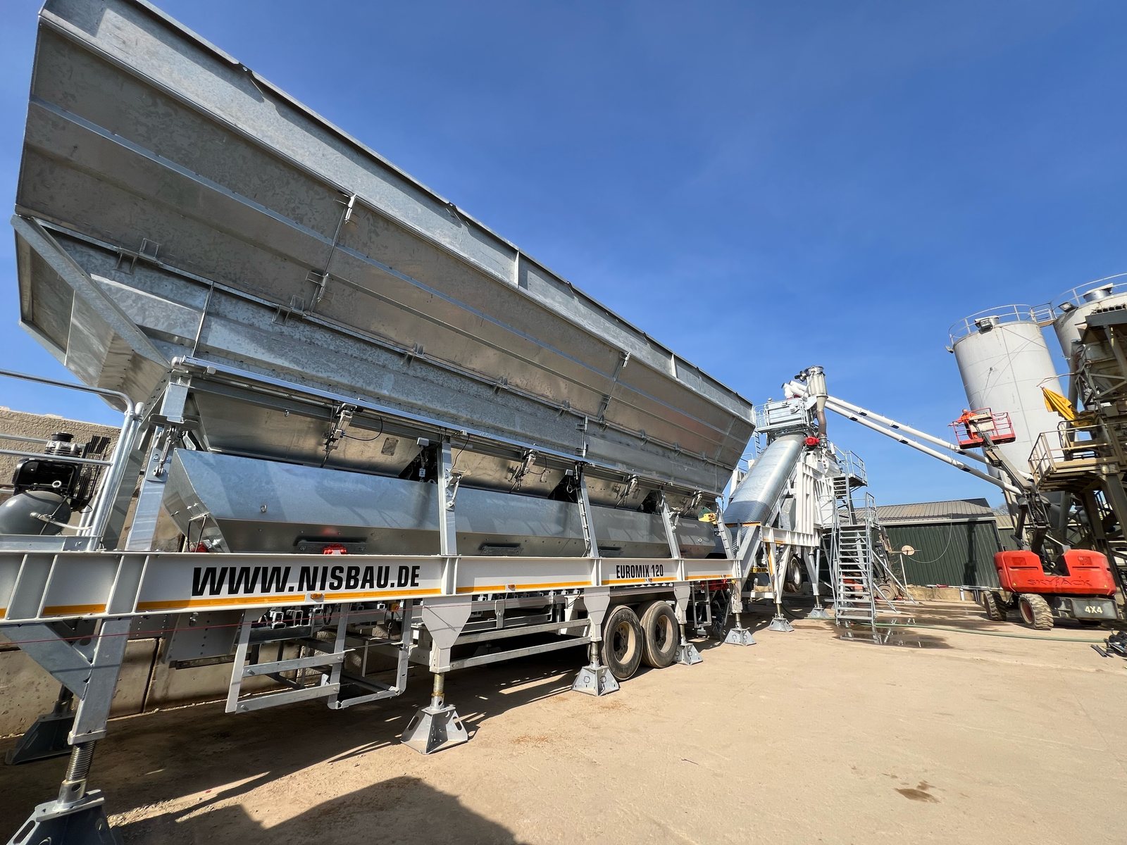 The mixing plant chassis of a NISBAU EUROMIX 120