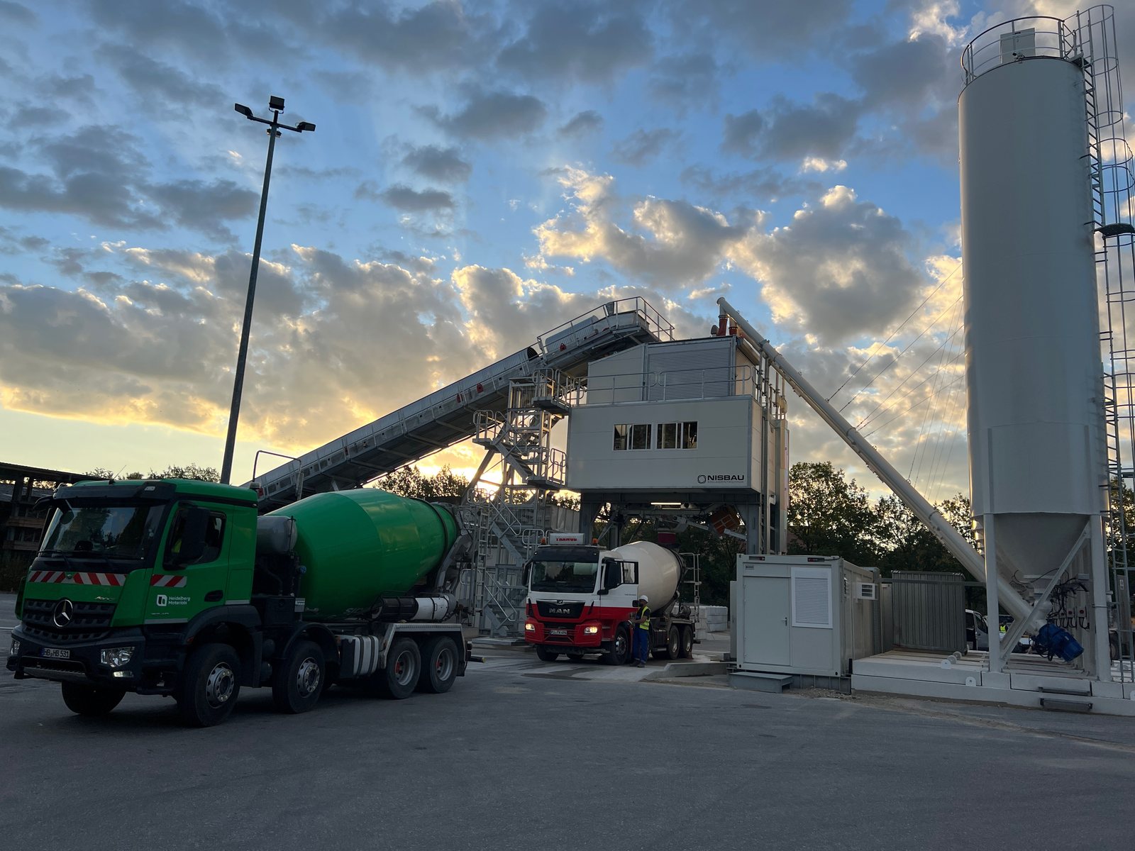 A NISBAU Performance plant on site at sunset